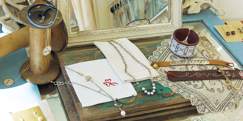 Jewelry Business: Focus on Presentation at Your Next Show Jewelry Business: Focus on Presentation at Your Next Show