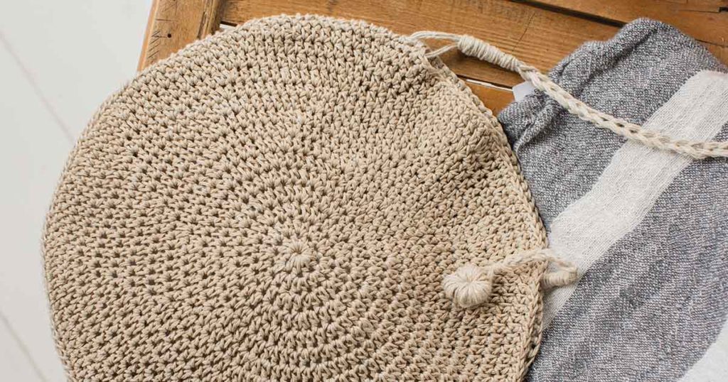 <em>Interweave Crochet</em> Summer 2018: Basking Crossbody Bag <em>Interweave Crochet</em> Summer 2018: Basking Crossbody Bag