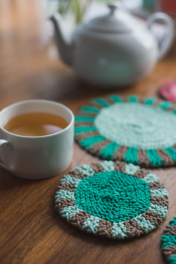 Promenade Coaster and Trivet Set Ann McDonald Kelly knit coaster trivet set