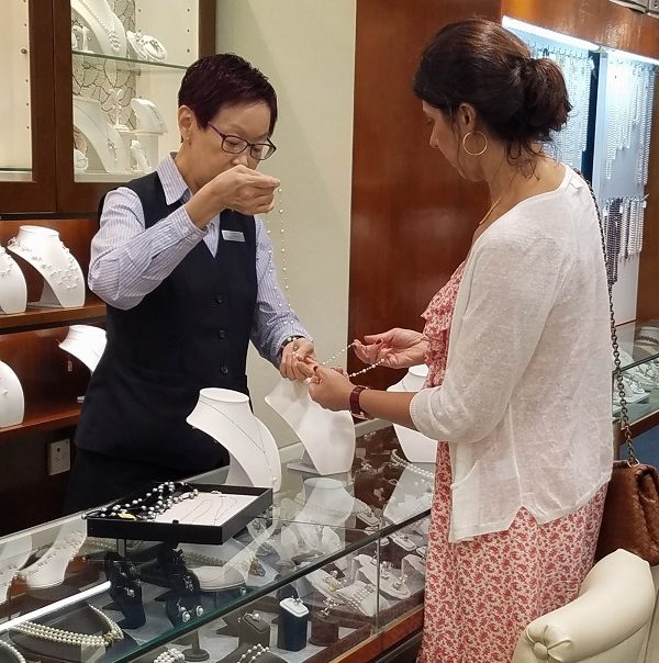 tips for buying gemstones and jewelry while traveling