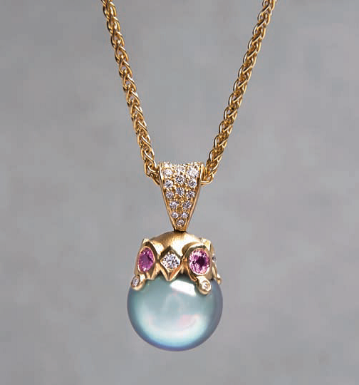 How to Photograph Your Jewelry in a Better Light: Tips from Professional Photographer Azur Mele